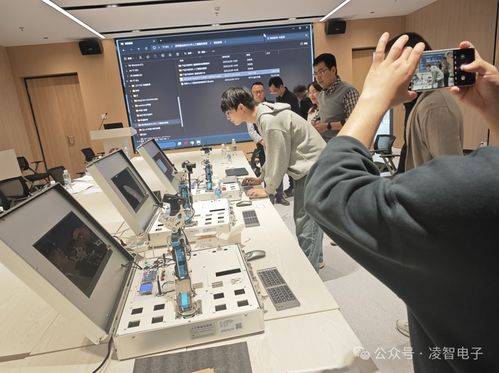 凌智電子人工智能實驗箱賦能高校AI教育——深圳職業(yè)技術大學驗收圓滿成功